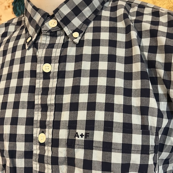 Abercrombie & Fitch Button Down. XXL - Picture 2 of 9
